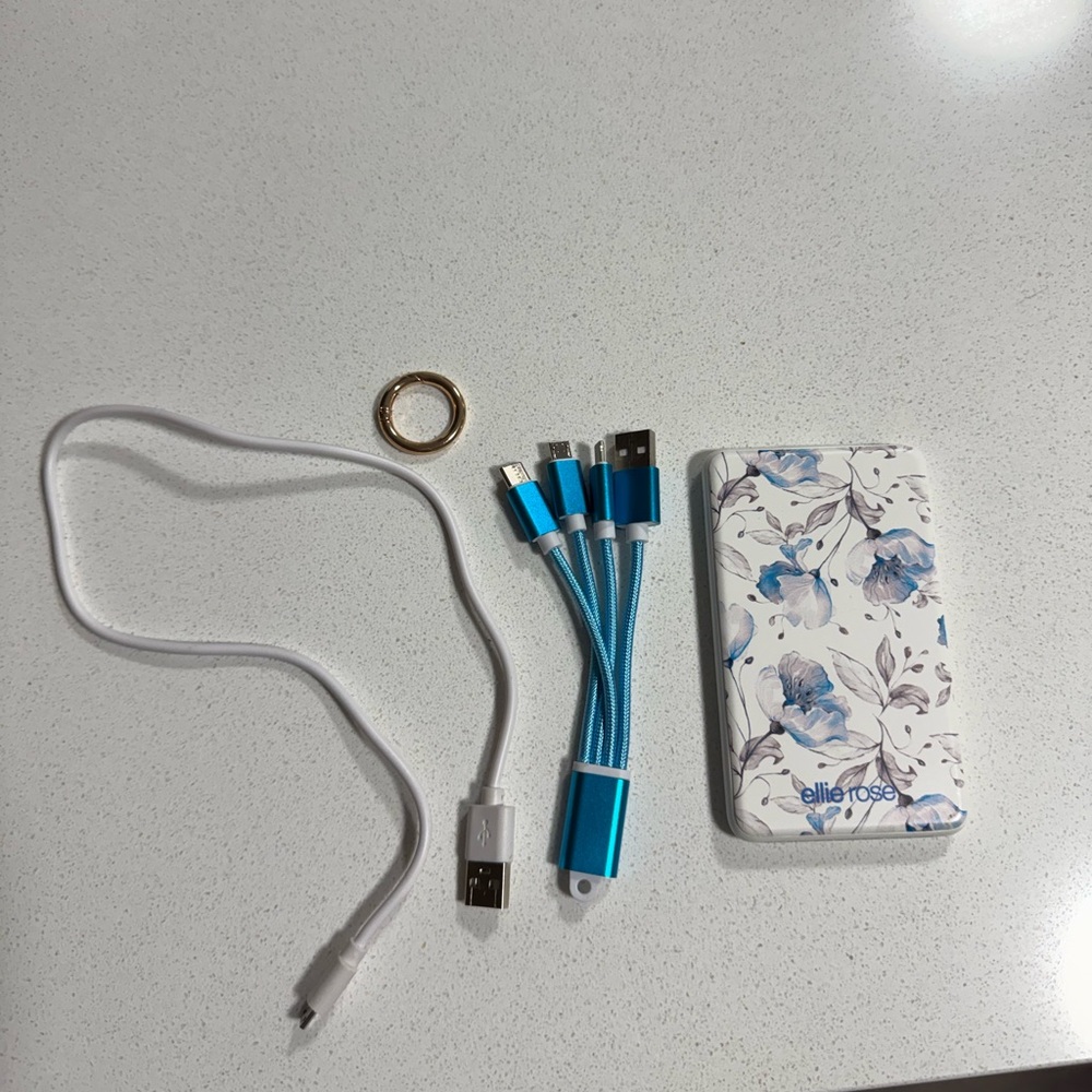 White and Blue Floral Power Bank with Cable Set